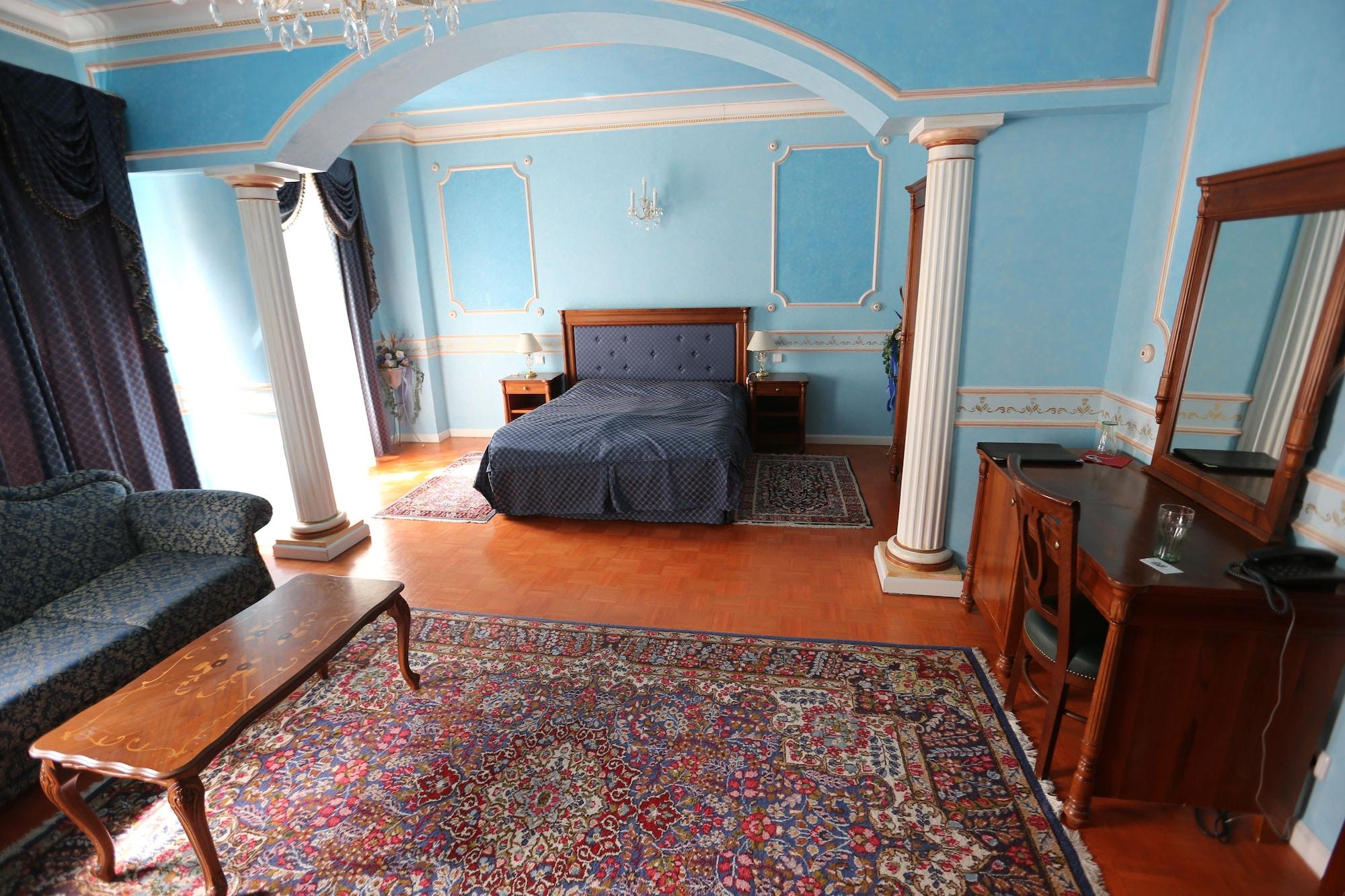 Renesance Krasna Kralovna 4* Karlovy Vary