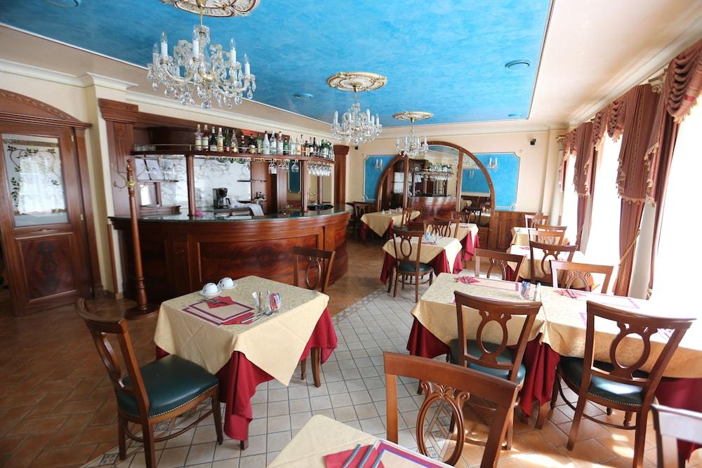 Hotel Renesance Krasna Kralovna 4*